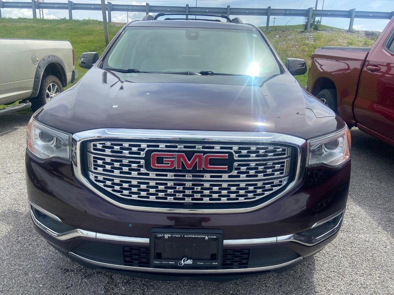 Used 2017 GMC Acadia Denali w/ Technology Package AWD/4WD image 3