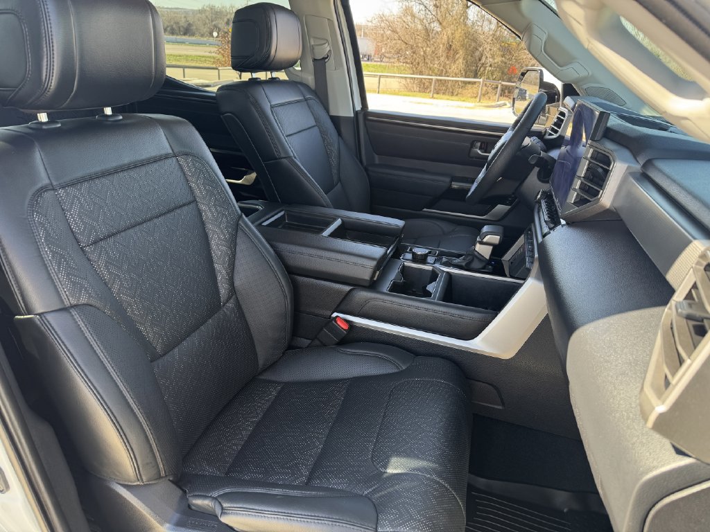 Used 2024 Toyota Tundra Limited AWD/4WD image 30