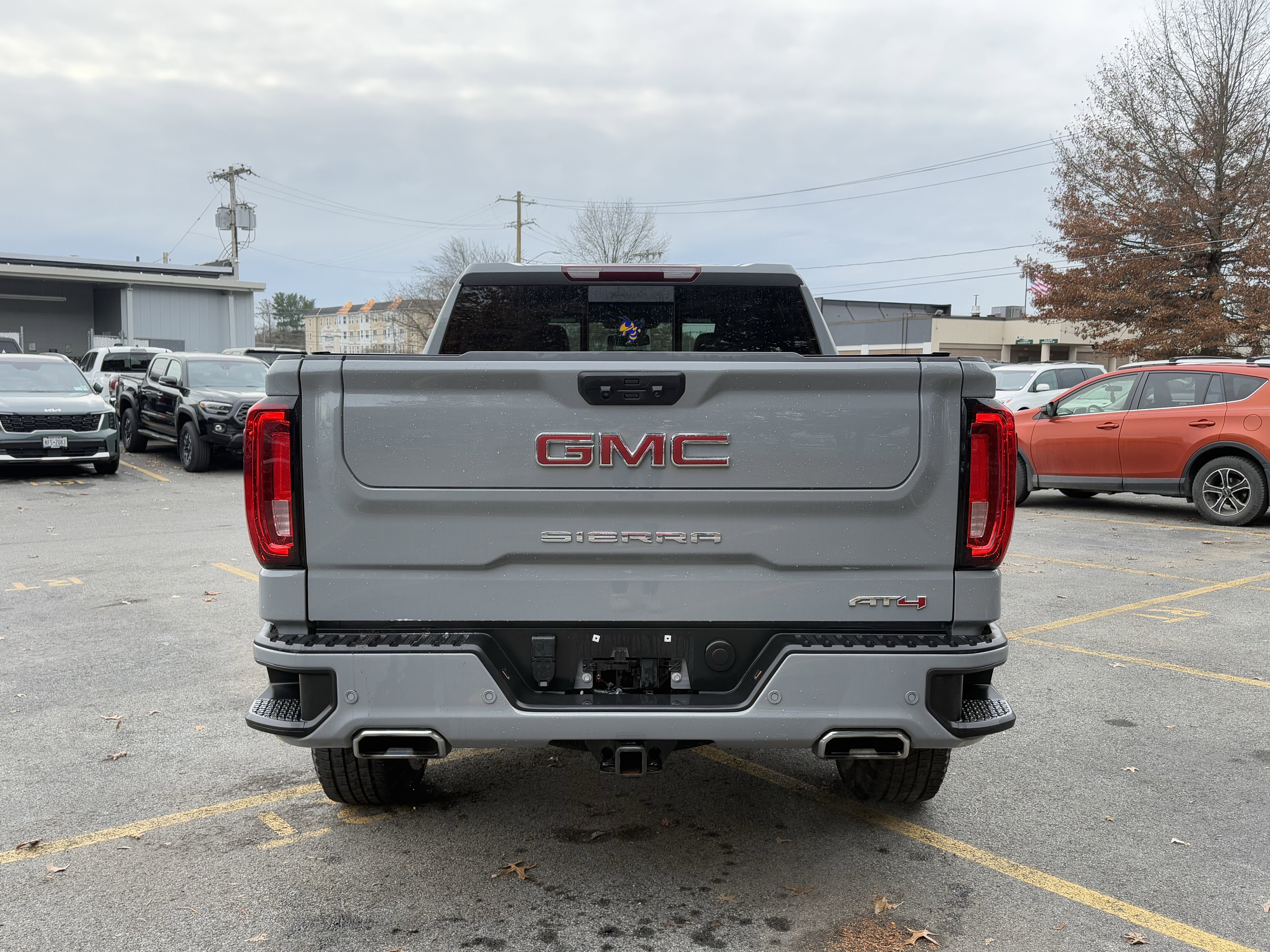 Used 2024 GMC Sierra 1500 AT4 w/ AT4 Premium Package image 4