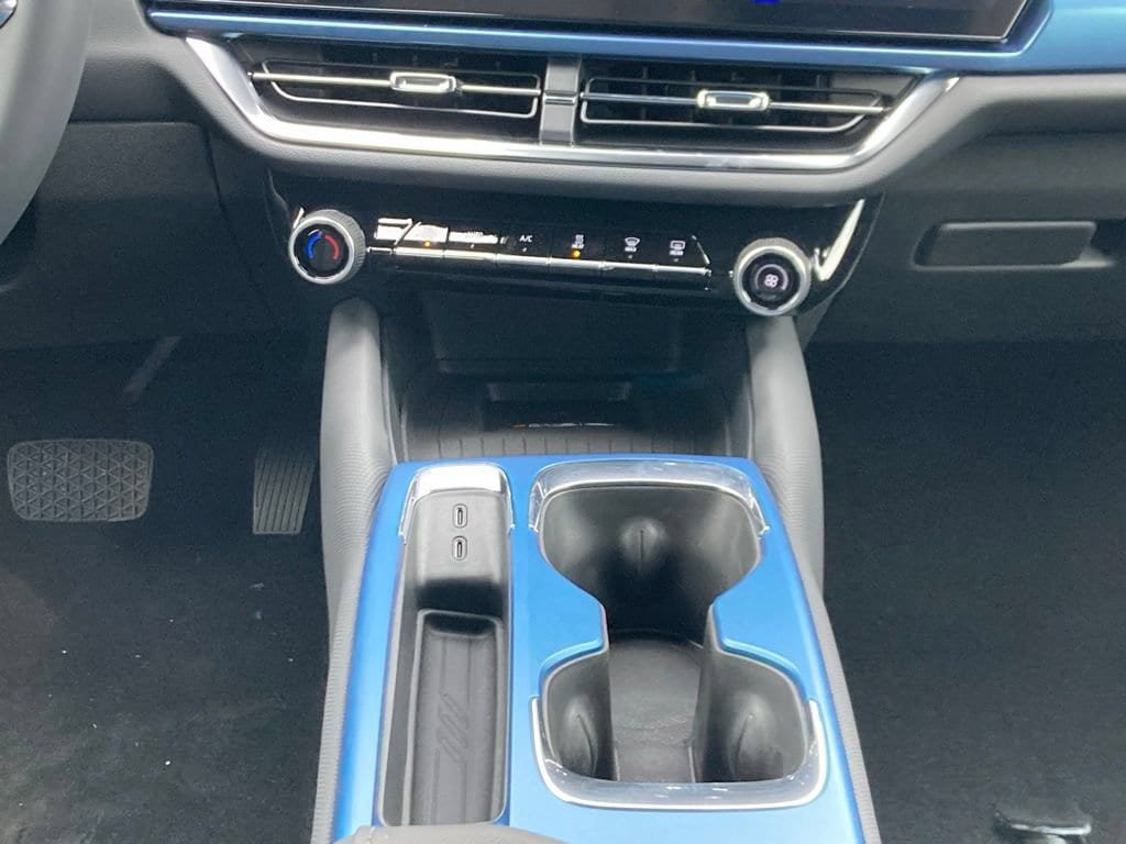 New 2026 Chevrolet Equinox EV LT AWD/4WD image 12