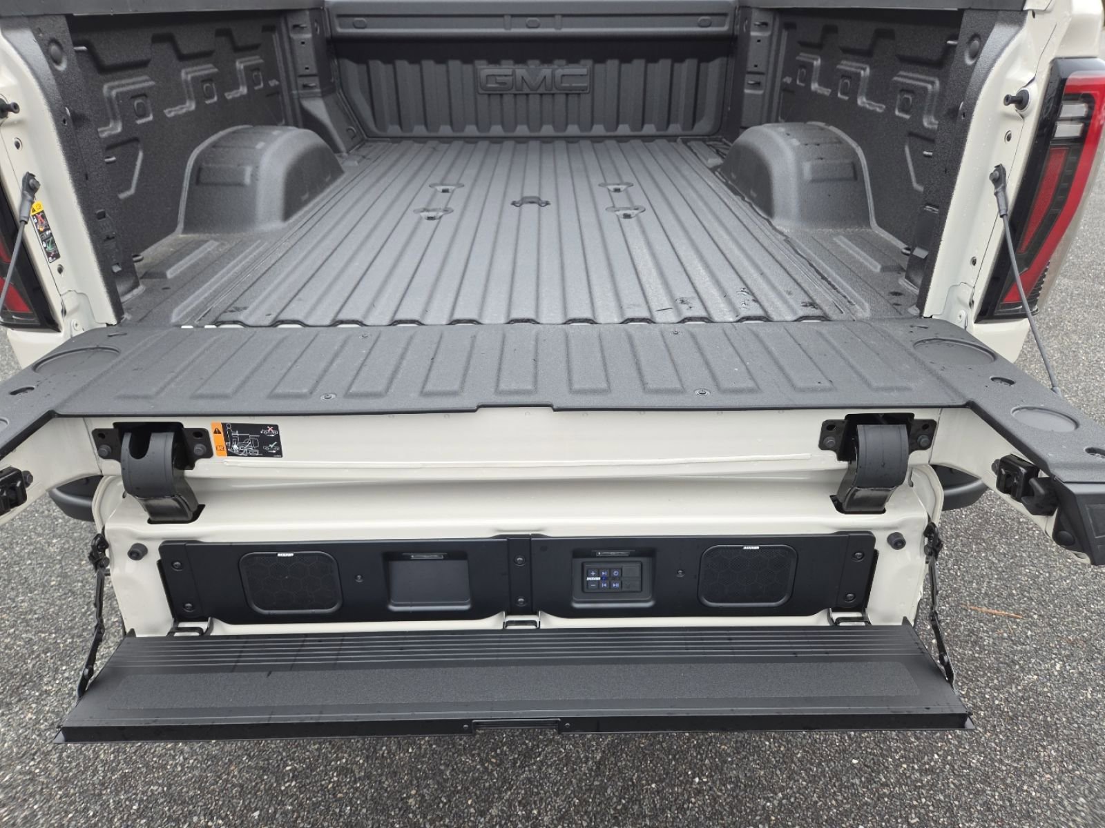 New 2026 GMC Sierra 2500 AT4X w/ AT4X AEV Edition image 29