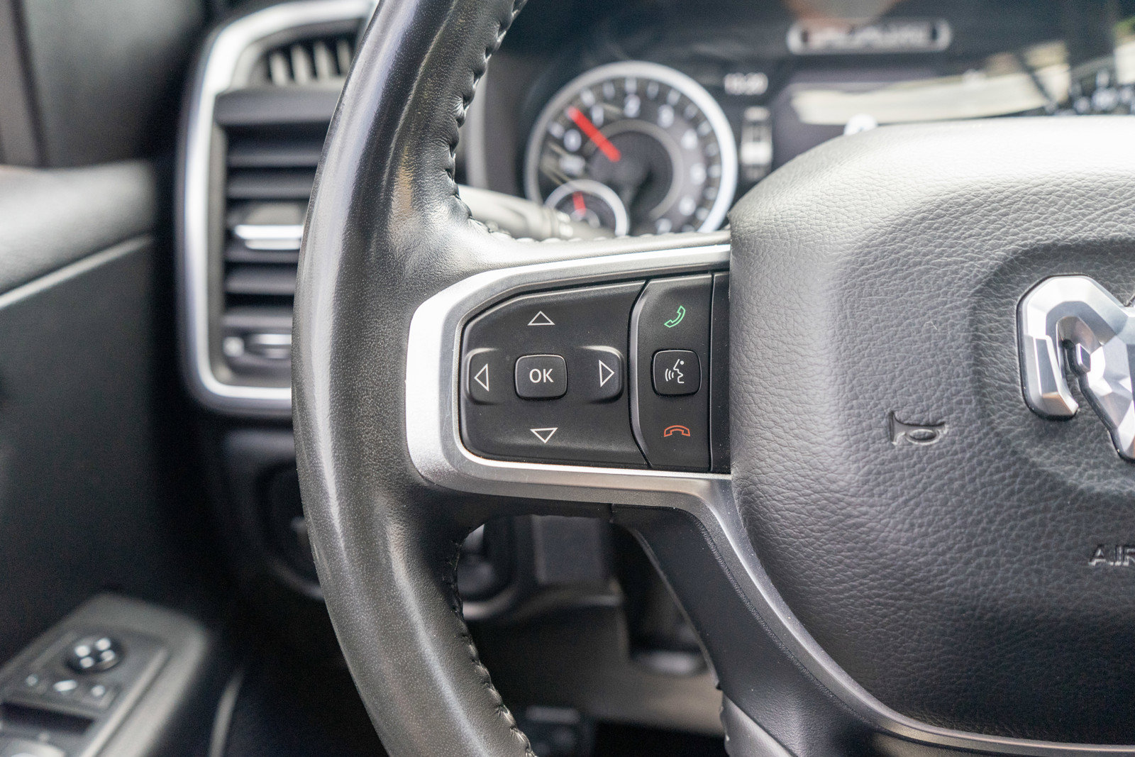 Used 2019 RAM 1500 Big Horn AWD/4WD image 25