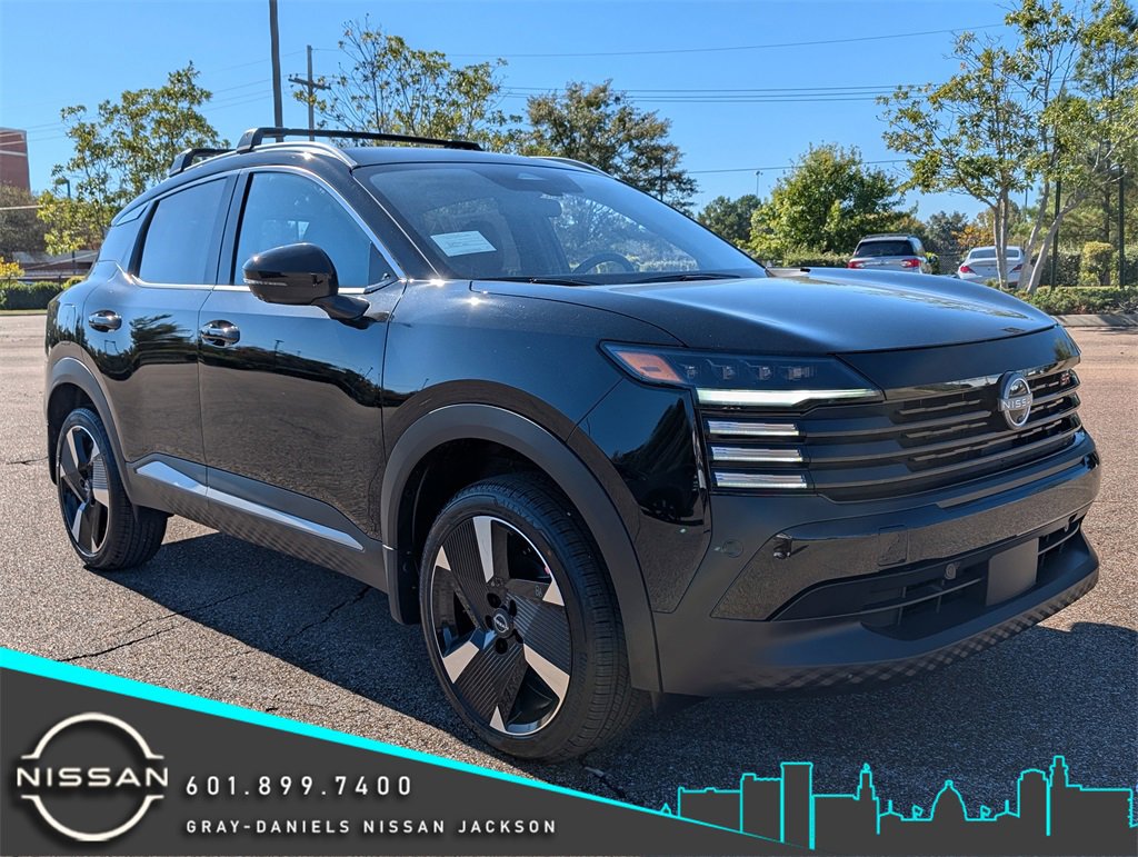 New 2026 Nissan Kicks SR w/ Cold Weather Package