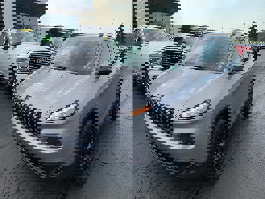 Used 2018 Jeep Cherokee Limited w/ High Altitude Package image 9