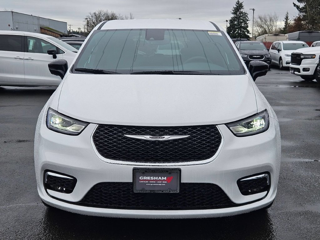 New 2026 Chrysler Pacifica Select AWD/4WD image 2