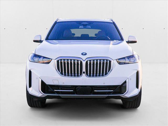Used 2025 BMW X5 xDrive50e w/ Parking Assistance Package image 2