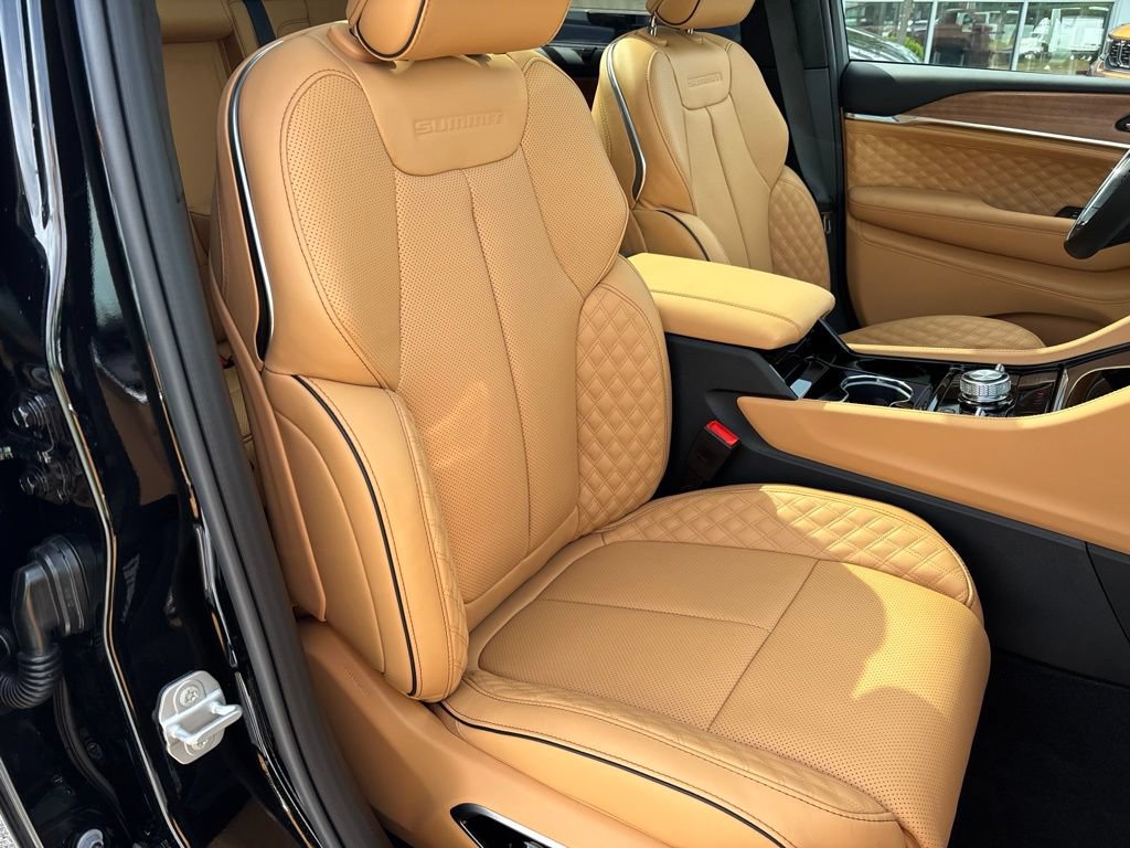 New 2027 Jeep Grand Cherokee Summit AWD/4WD image 31