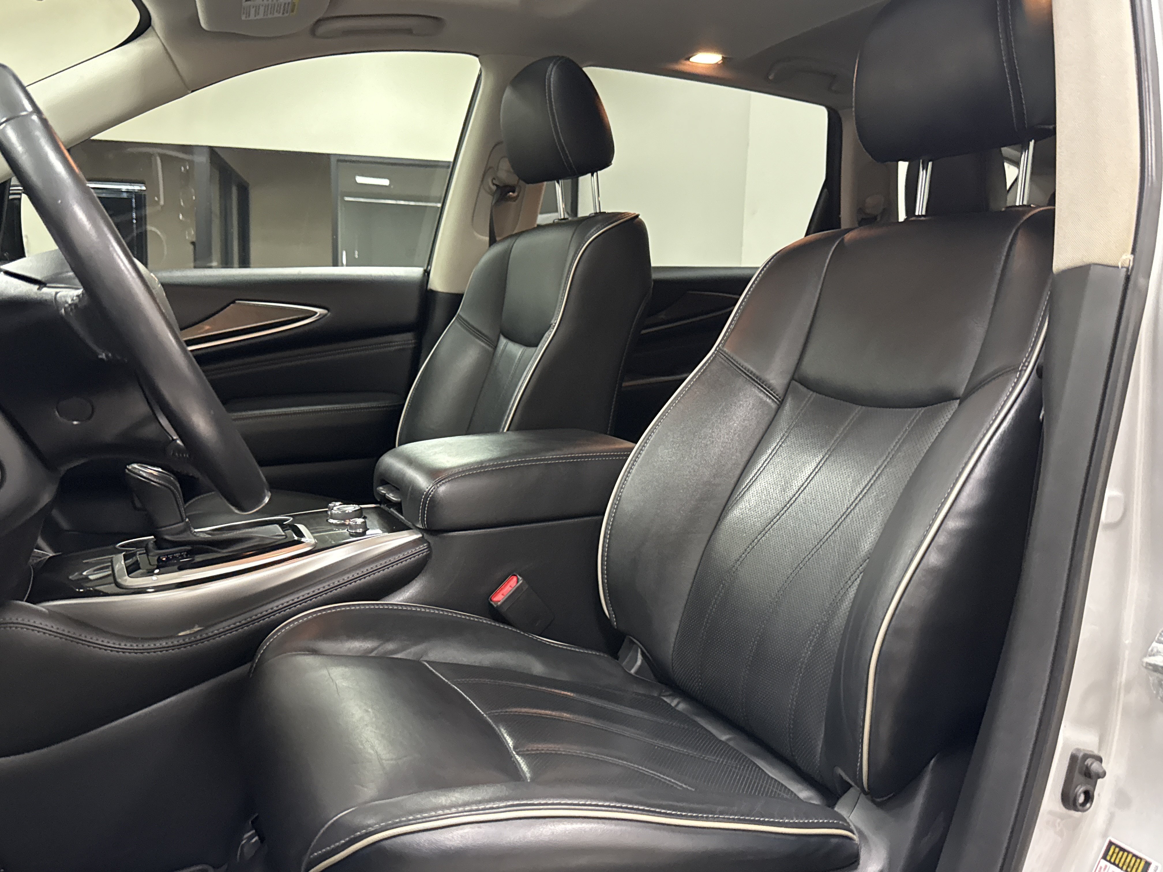 Used 2019 INFINITI QX60 Luxe w/ Essential Package FWD image 13
