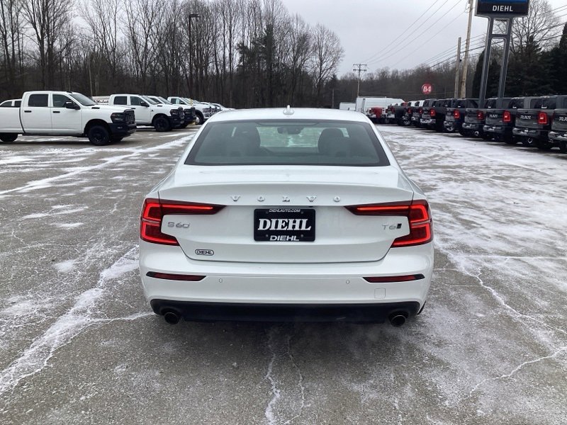 Used 2020 Volvo S60 T6 Momentum image 6