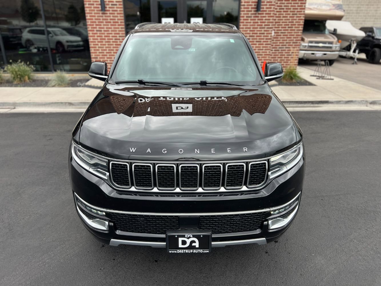 Used 2023 Jeep Wagoneer L Series II image 9