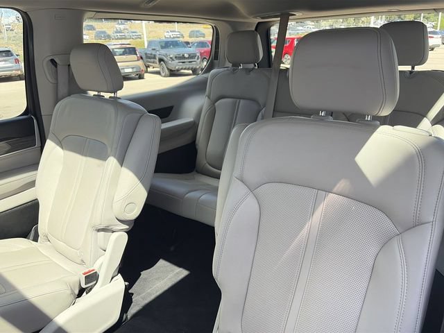 Used 2022 Jeep Wagoneer Series III w/ Premium Group I AWD/4WD image 32