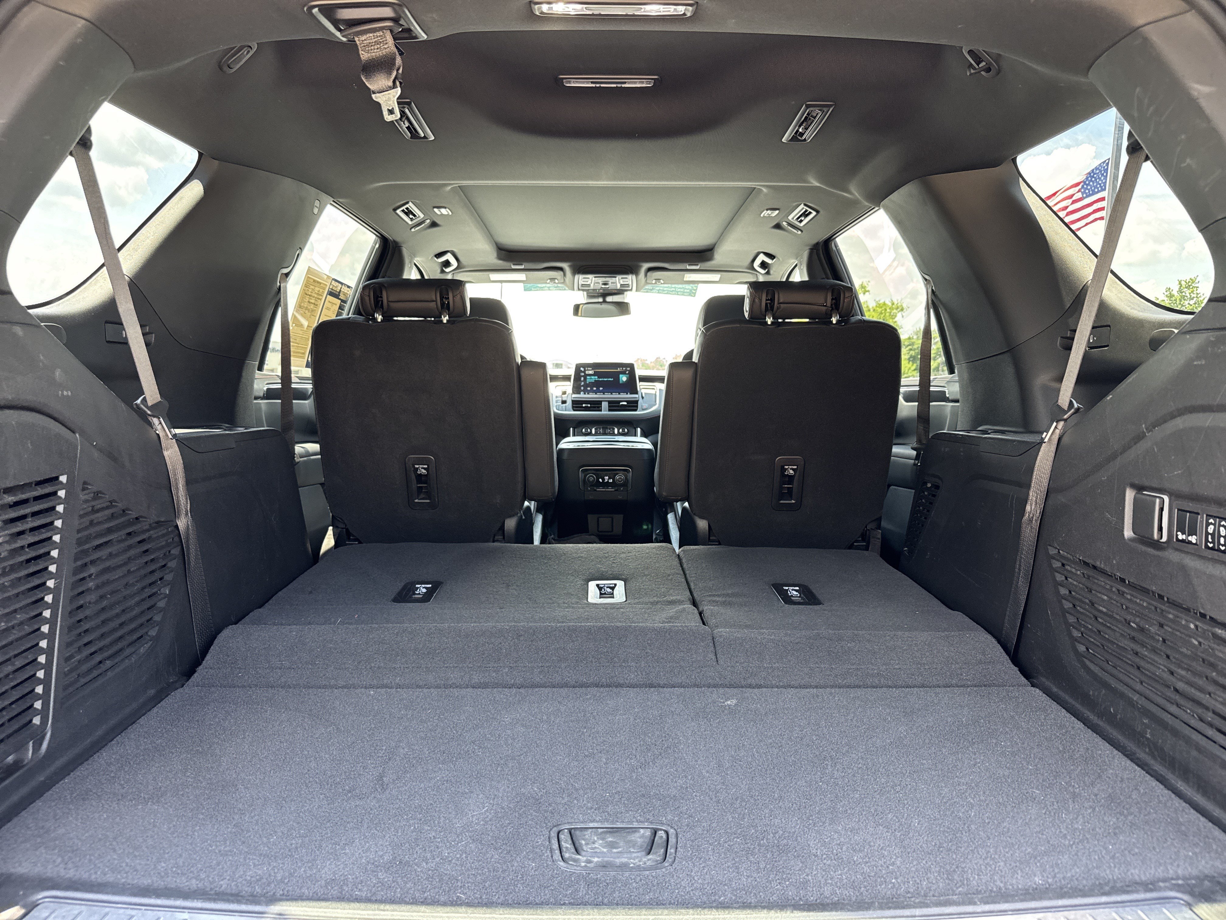 Used 2023 Chevrolet Tahoe RST w/ Luxury Package AWD/4WD image 37