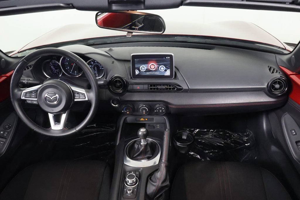 Used 2016 MAZDA MX-5 Miata Club RWD image 9