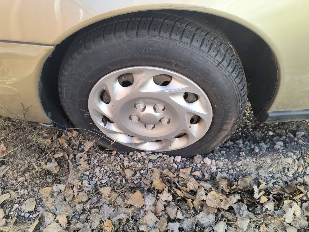 Used 2001 Saturn L-Series L200 FWD image 9