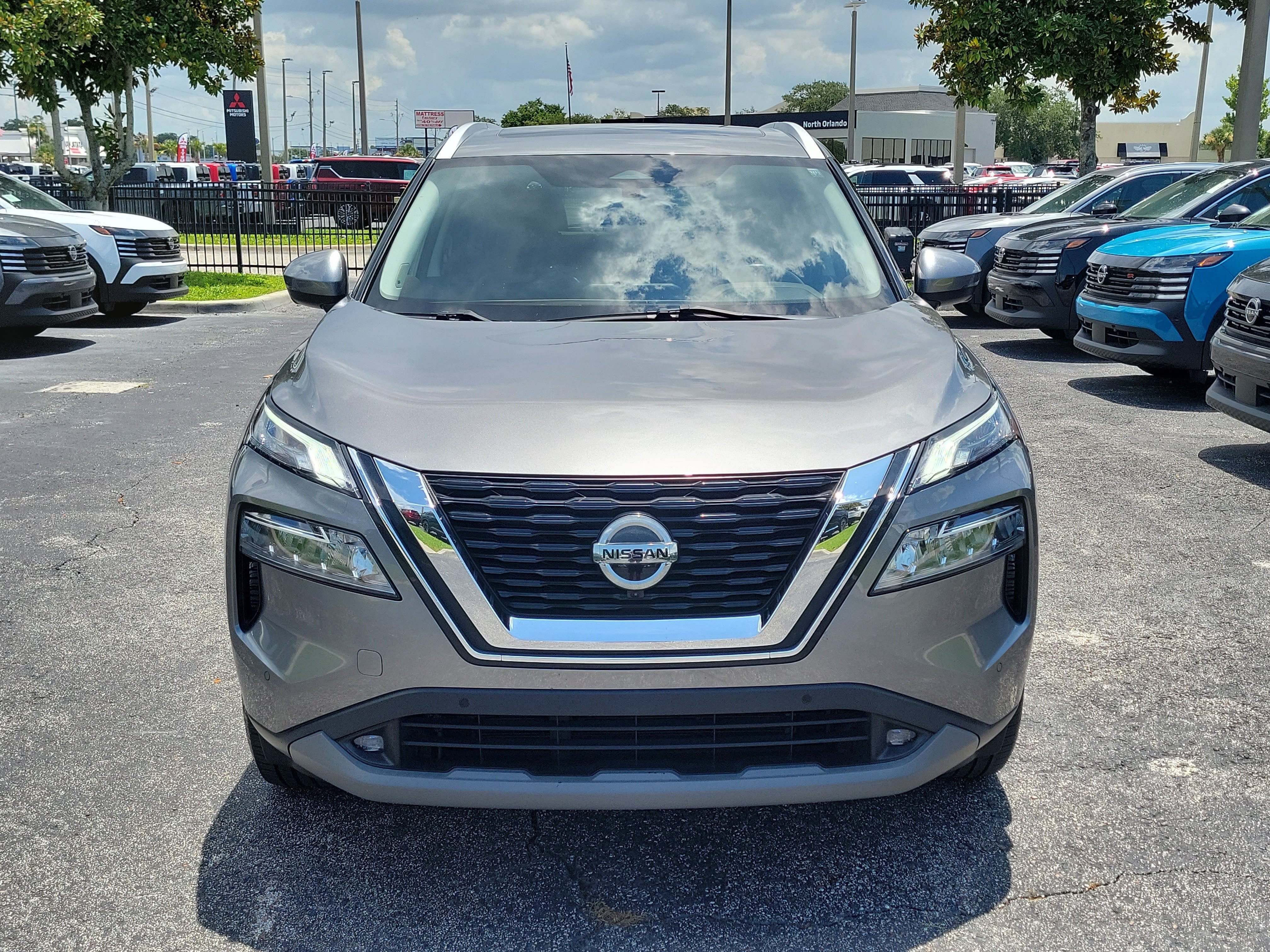 Certified 2021 Nissan Rogue SL w/ Premium Package FWD image 2