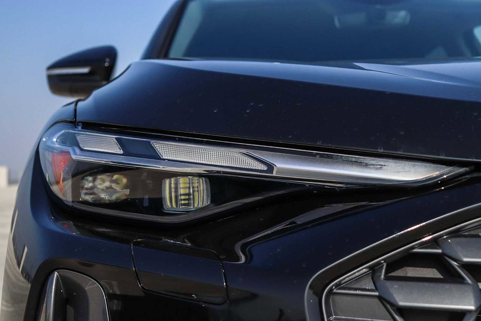 Used 2025 Audi Q5 Premium w/ Convenience Package image 9