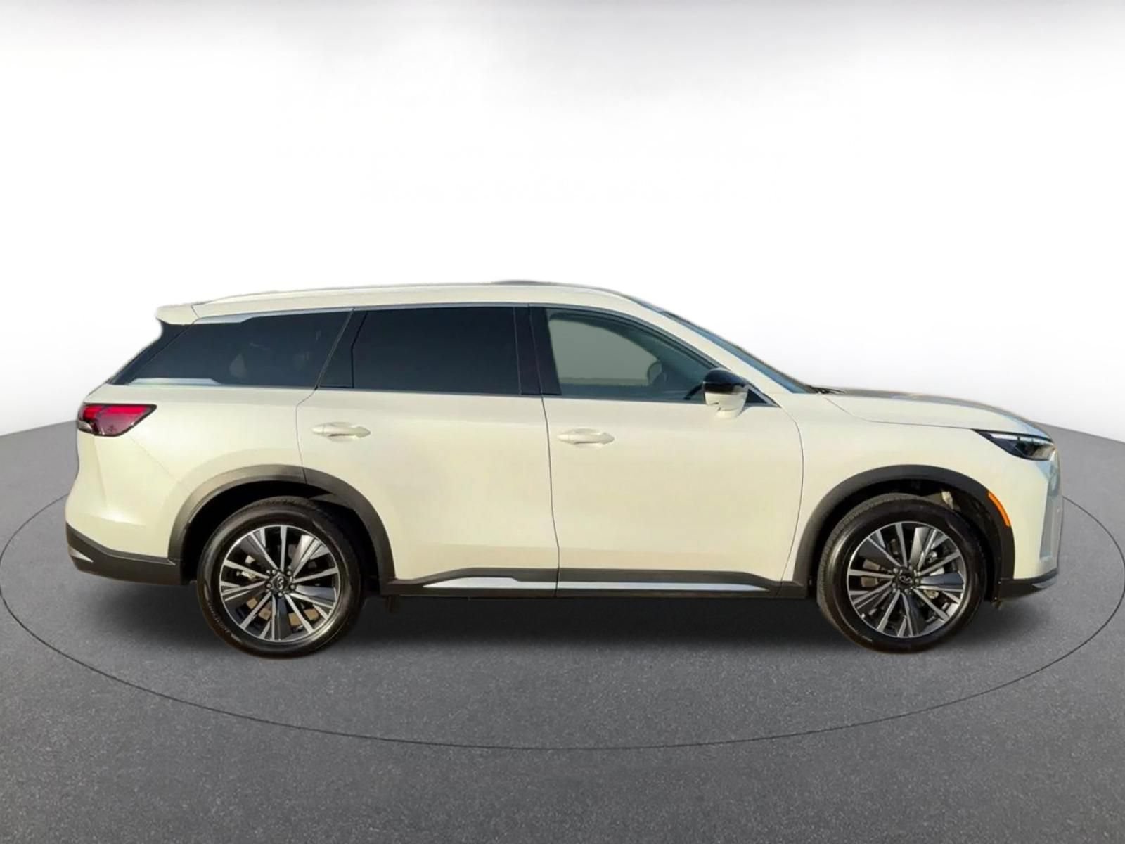 Used 2026 INFINITI QX60 Luxe FWD image 15