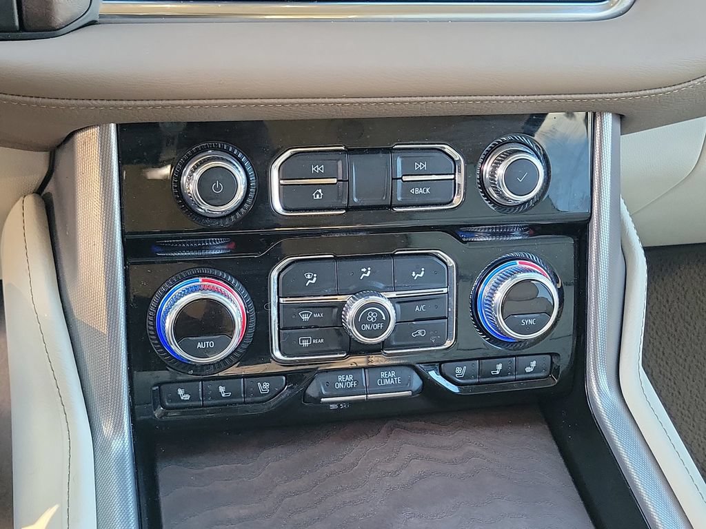 Used 2024 GMC Yukon Denali AWD/4WD image 34