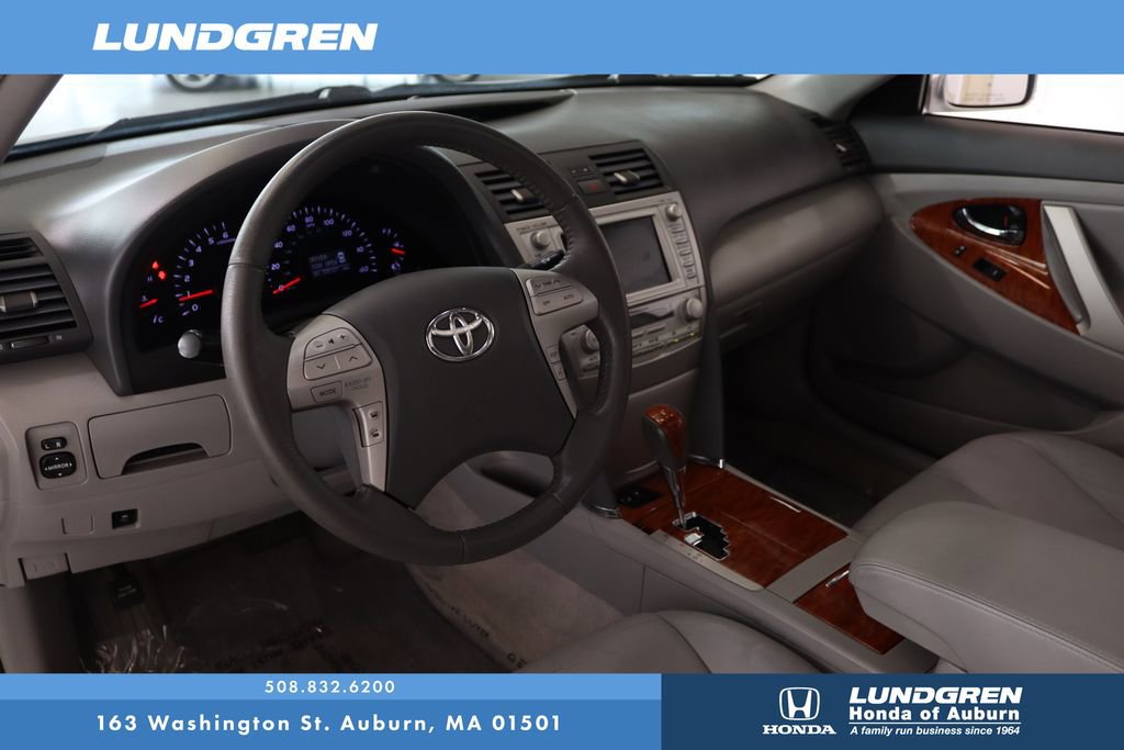 Used 2011 Toyota Camry XLE image 8