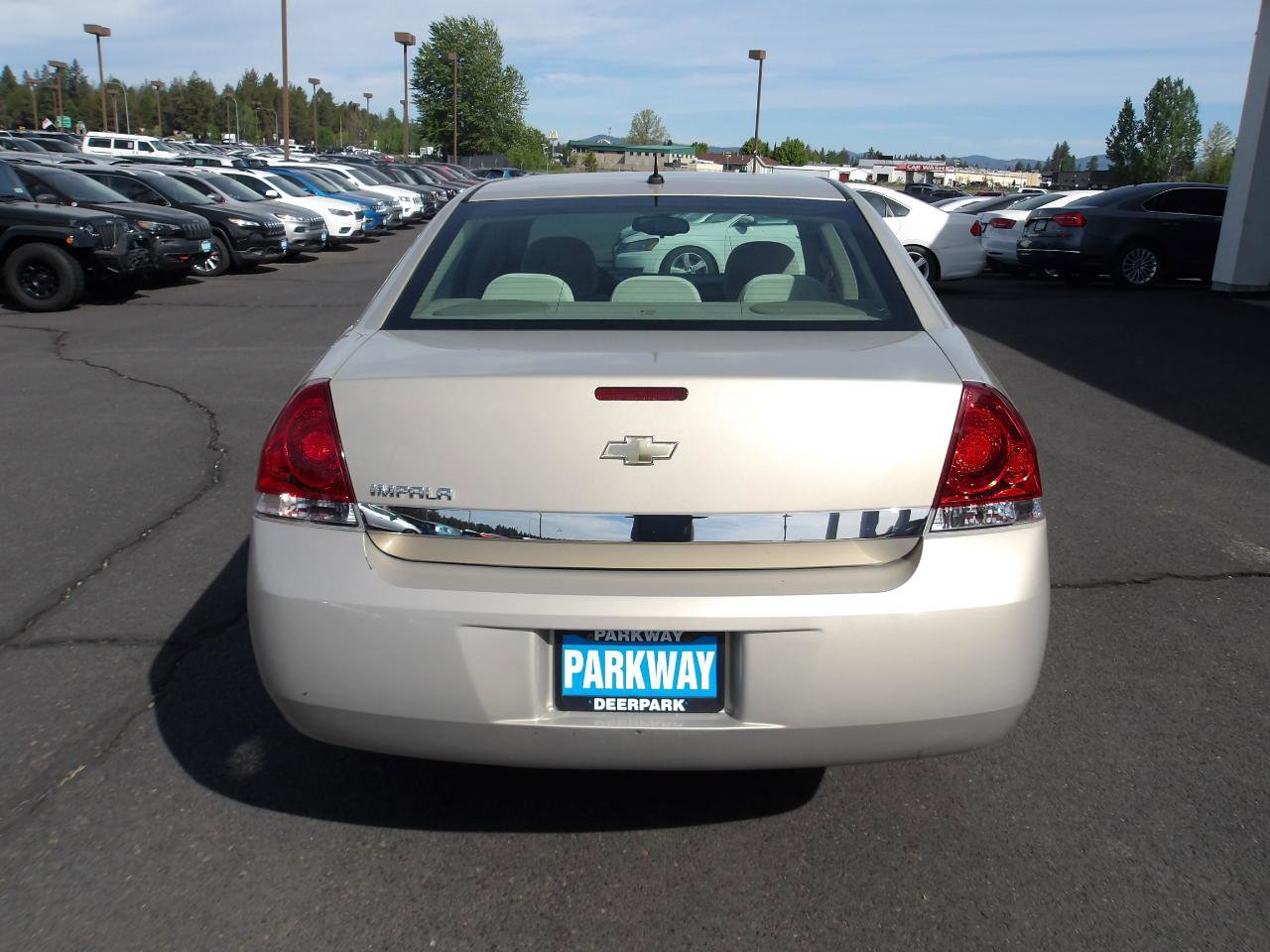 Used 2010 Chevrolet Impala LS FWD image 4