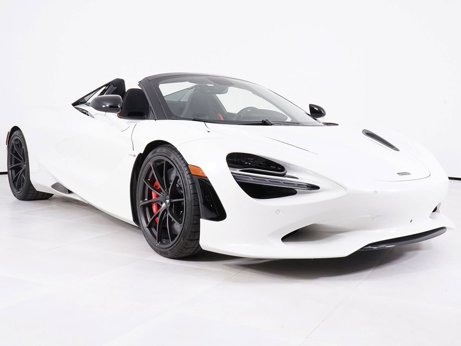 Used 2024 McLaren 750S Spider RWD image 18