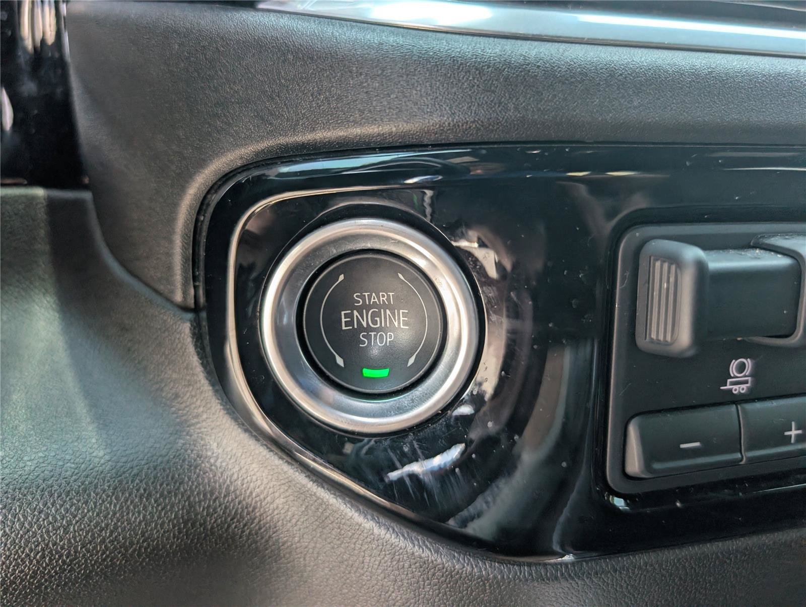 Used 2024 Chevrolet Silverado 2500 High Country w/ Technology Package AWD/4WD image 24