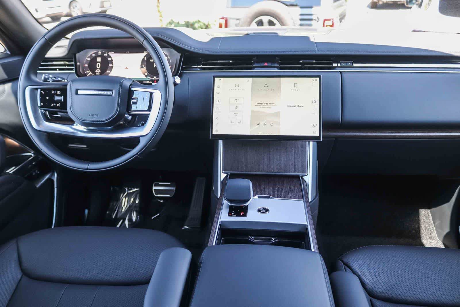 New 2026 Land Rover Range Rover Long Wheelbase SE AWD/4WD image 11