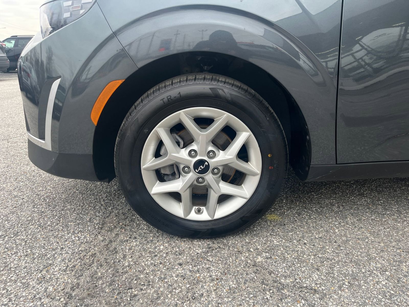 Used 2025 Kia Soul LX w/ LX Technology Package image 28