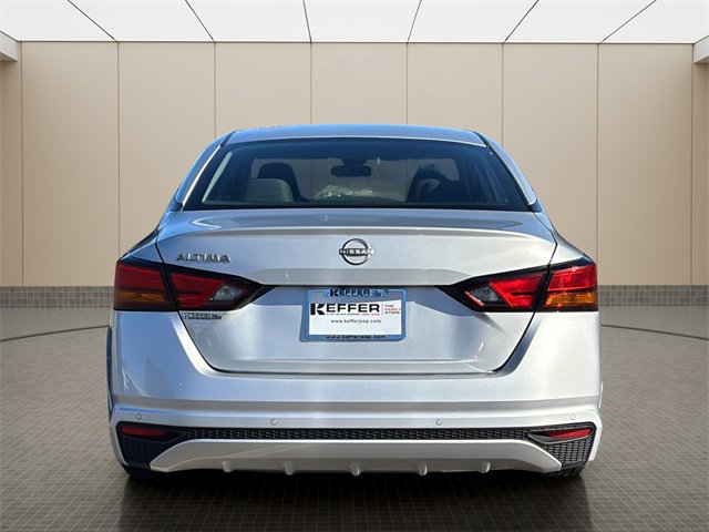 Used 2024 Nissan Altima 2.5 S image 4