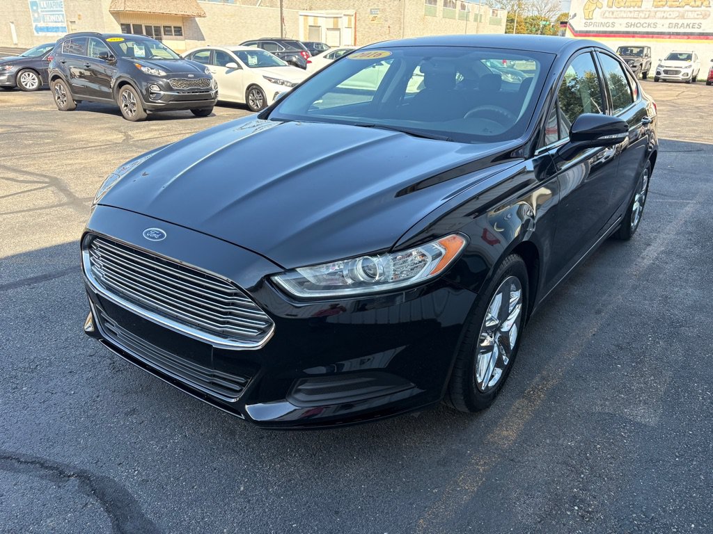 Used 2016 Ford Fusion SE FWD image 6