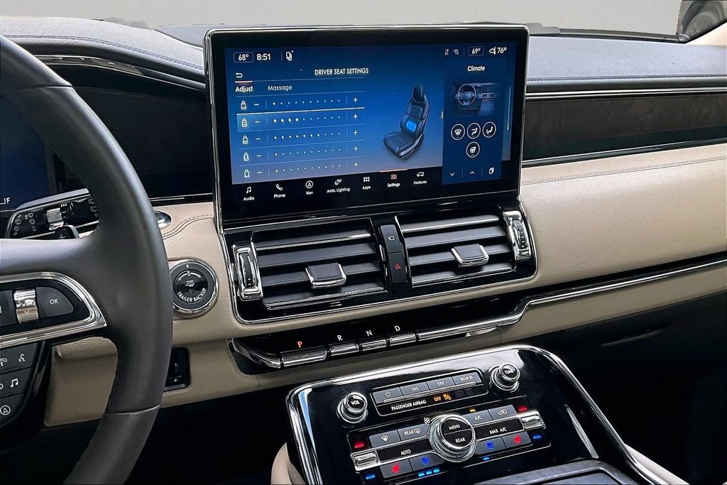 Used 2024 Lincoln Navigator Reserve AWD/4WD image 10