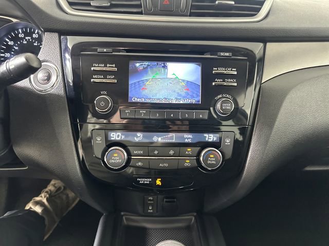Used 2016 Nissan Rogue SV image 22