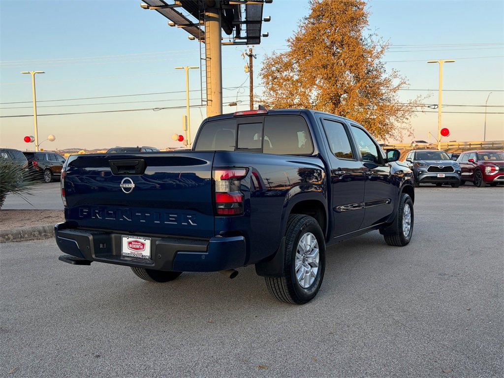 Used 2022 Nissan Frontier SV w/ Technology Package image 5