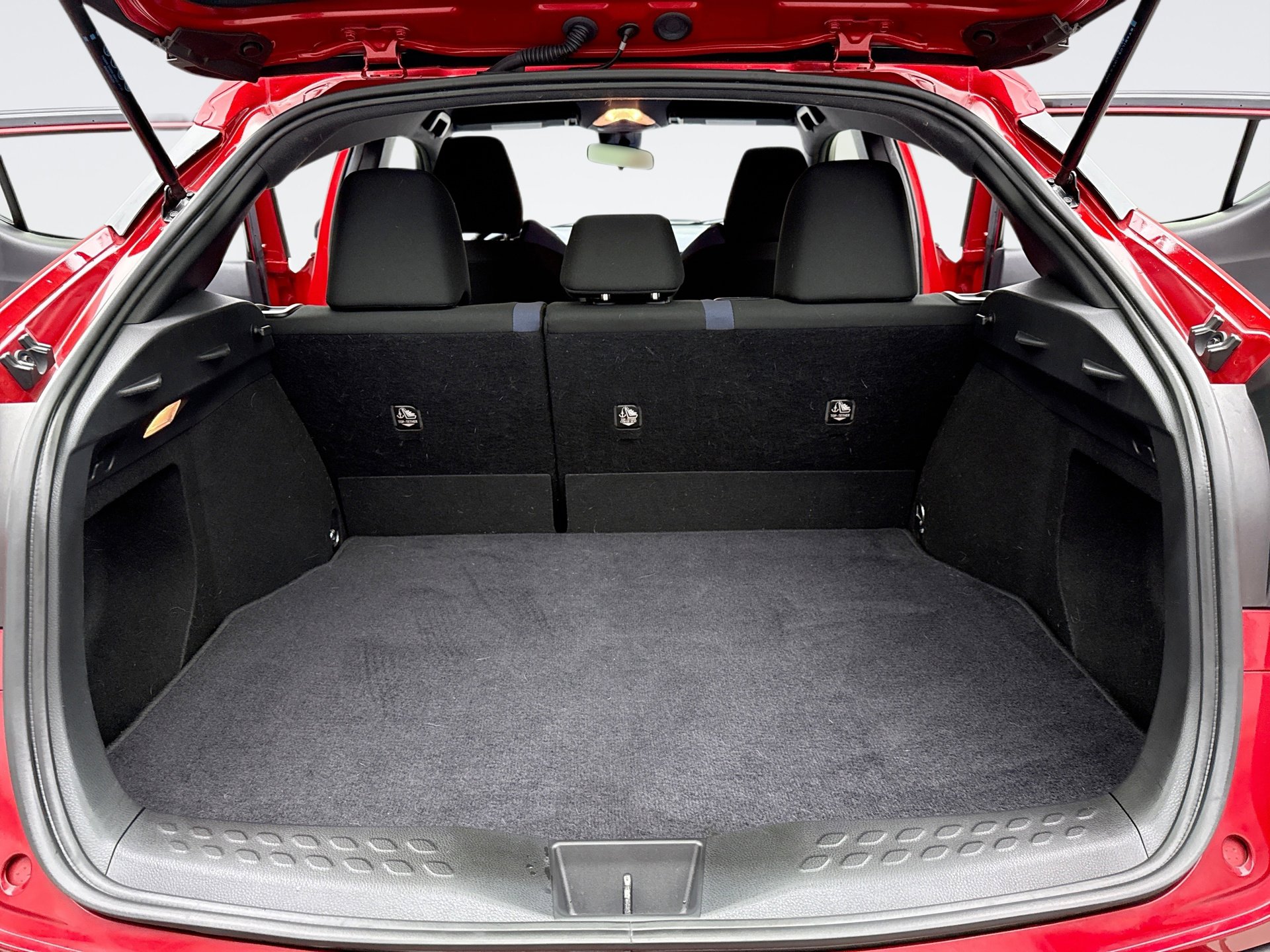 Used 2021 Toyota C-HR XLE image 20