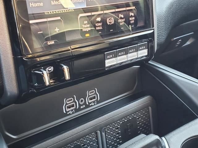 Used 2025 RAM 3500 Laramie image 25