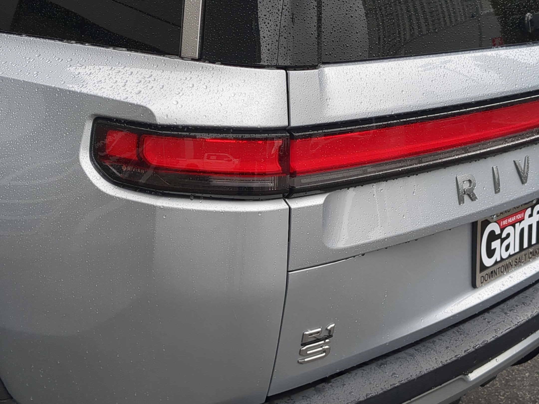 Used 2025 Rivian R1S Adventure Dual AWD/4WD image 11
