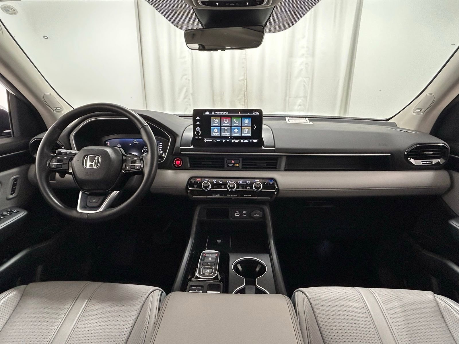 Used 2023 Honda Pilot Elite image 8