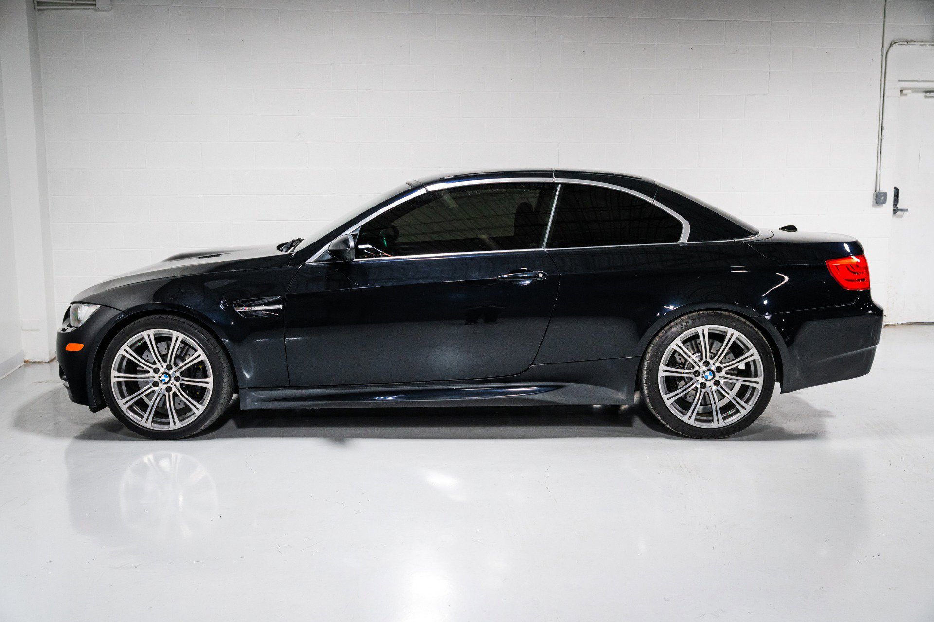 Used 2011 BMW M3 Convertible RWD image 36