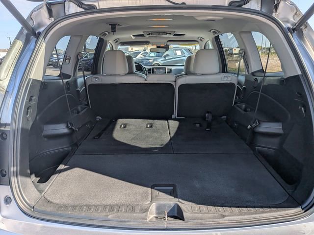 Used 2016 Honda Pilot Touring image 12