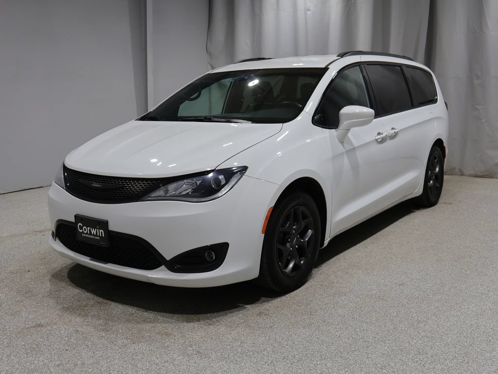 Used 2019 Chrysler Pacifica Touring-L Plus w/ S Appearance Package FWD image 7