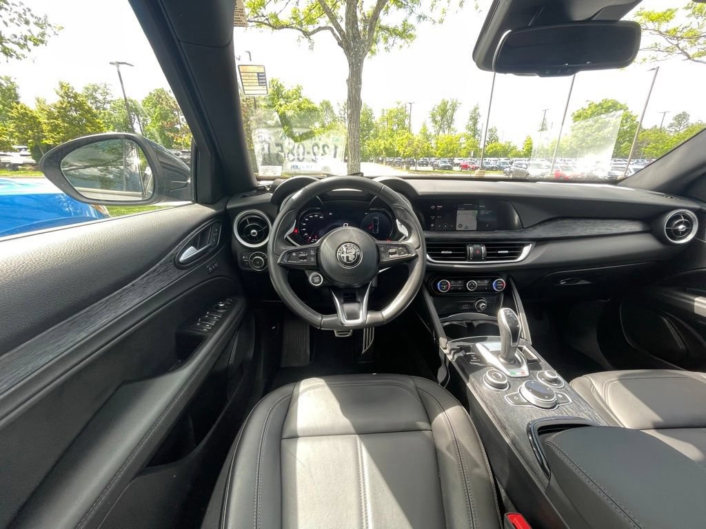 Used 2024 Alfa Romeo Stelvio Sprint AWD/4WD image 17