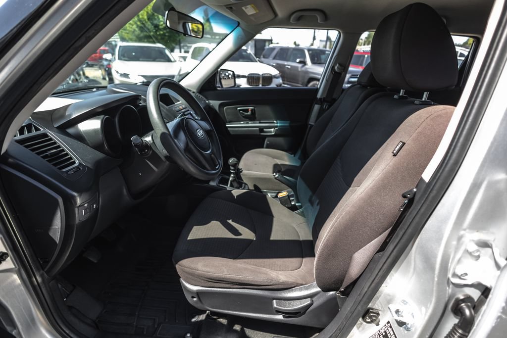 Used 2012 Kia Soul FWD image 11