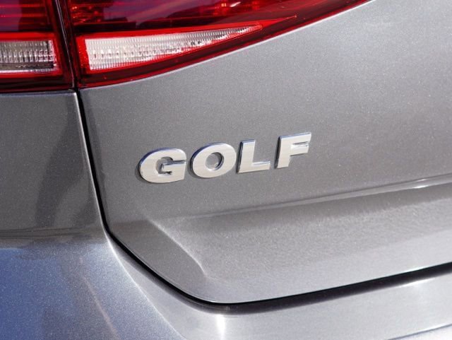Used 2018 Volkswagen Golf S image 9