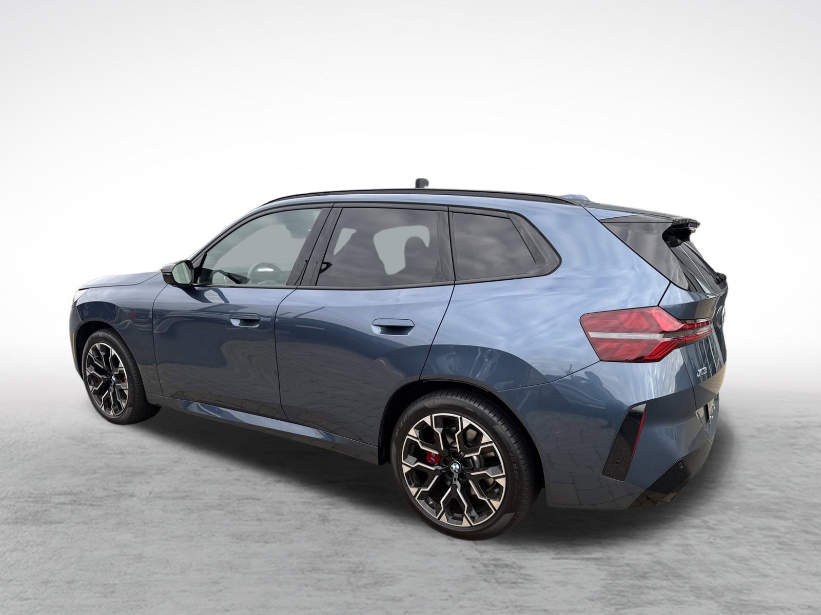 Used 2025 BMW X3 M50 w/ Premium Package image 5