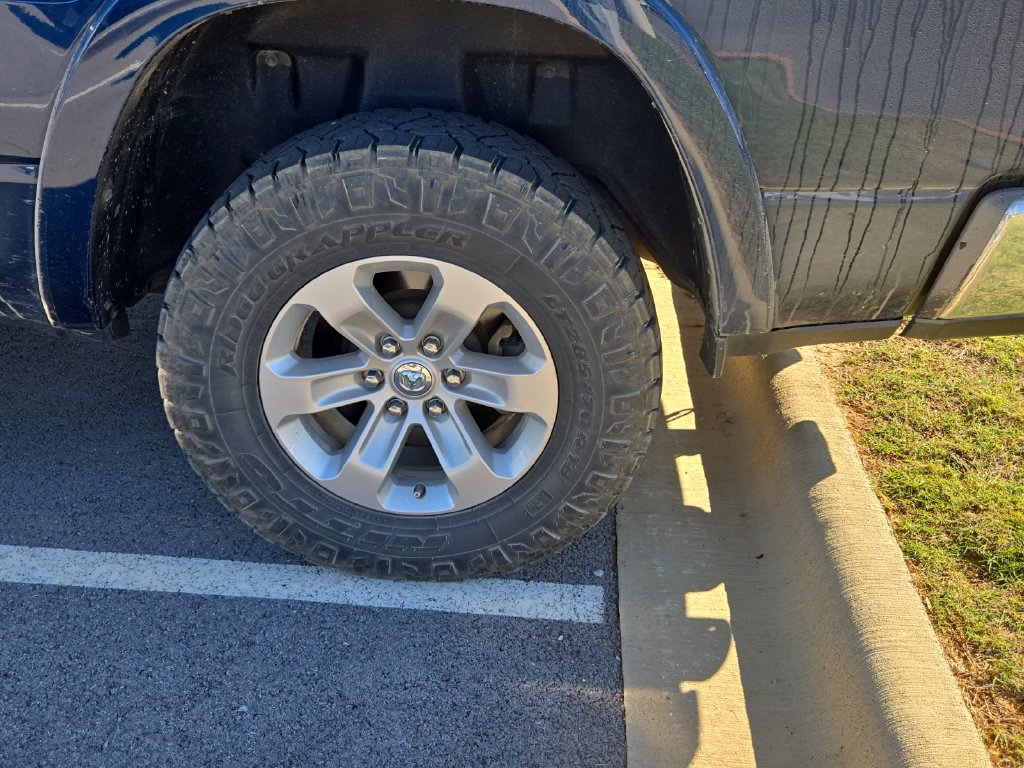 Used 2022 RAM 1500 Laramie AWD/4WD image 5