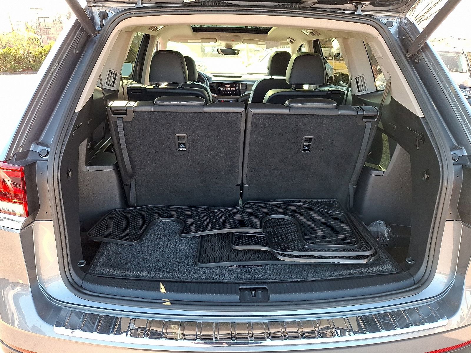 Used 2021 Volkswagen Atlas SEL Premium image 30