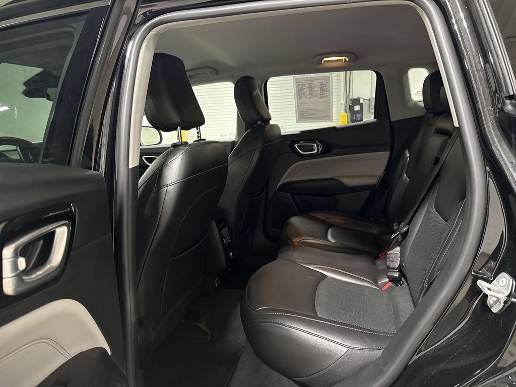 Used 2022 Jeep Compass Limited AWD/4WD image 22