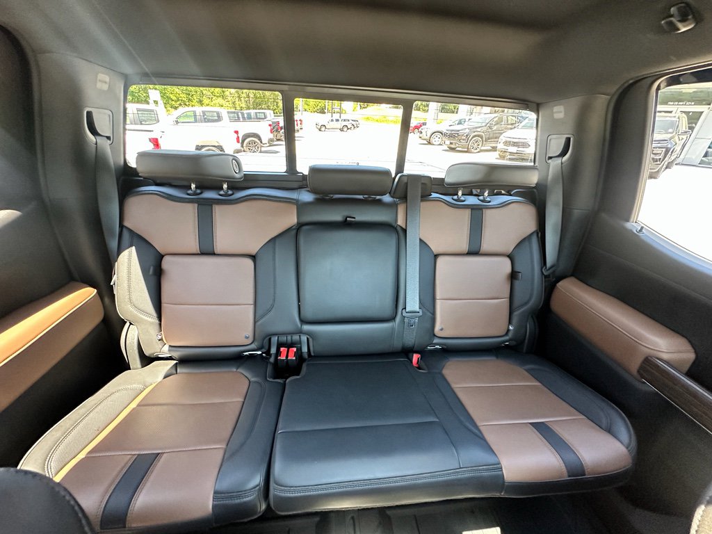 Used 2021 Chevrolet Silverado 1500 High Country w/ Technology Package AWD/4WD image 21