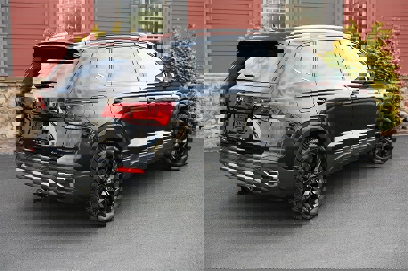 Used 2023 Volkswagen Taos SE AWD/4WD image 5