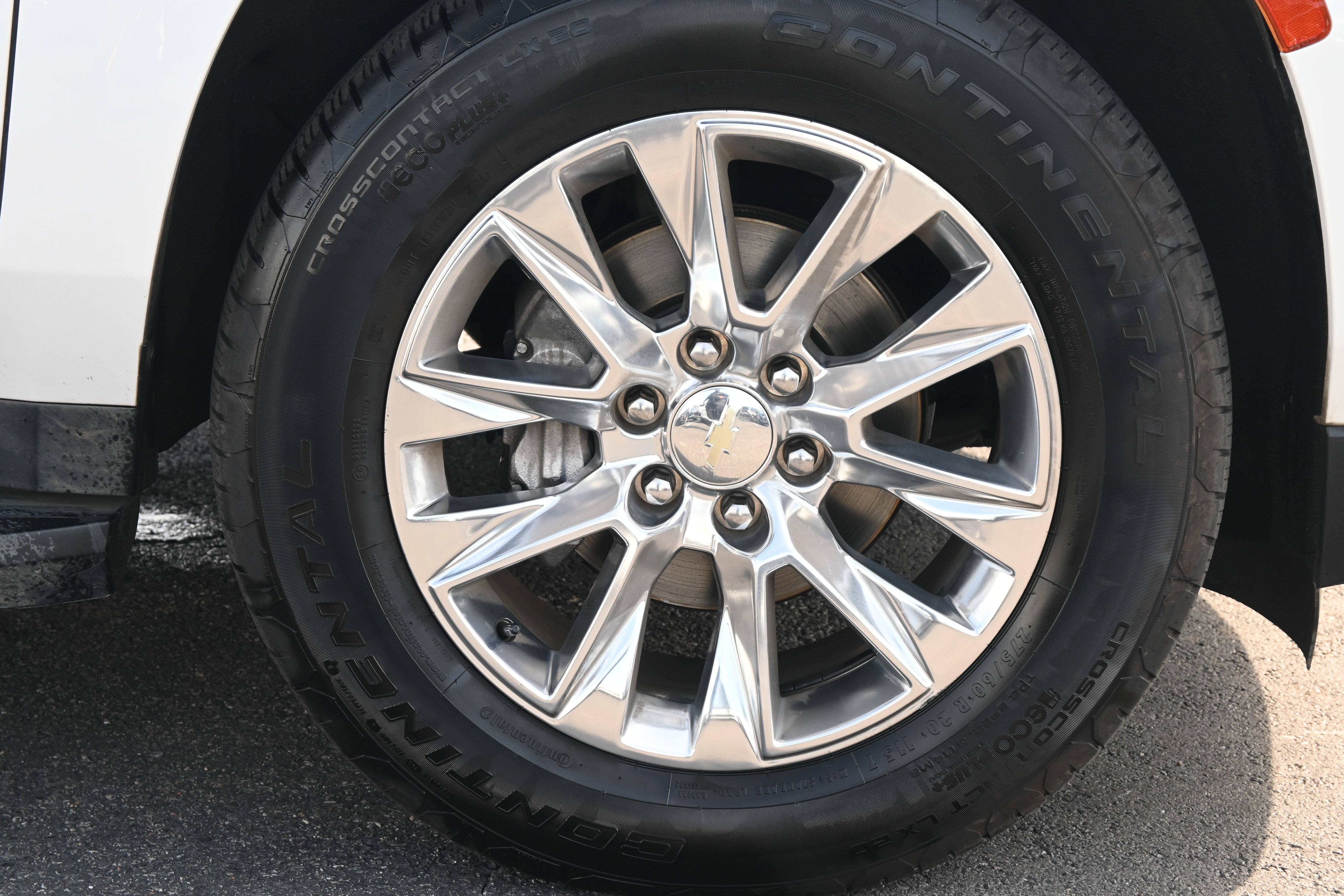 Used 2021 Chevrolet Tahoe Premier w/ Premium Package image 14